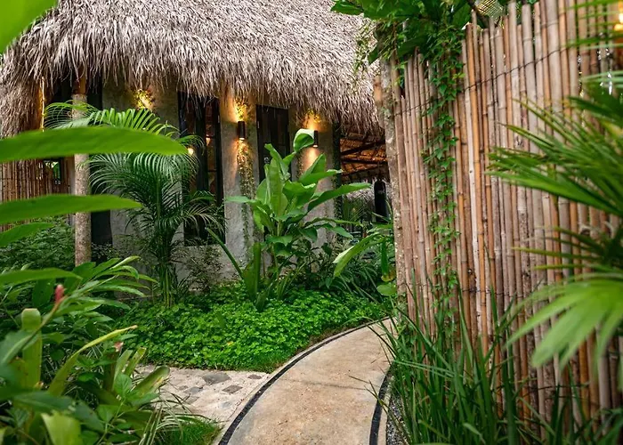 Coco Bungo - Beachside Bungalow #2