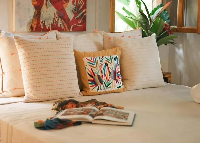 Surf Casitas - Low Tide Bungalow